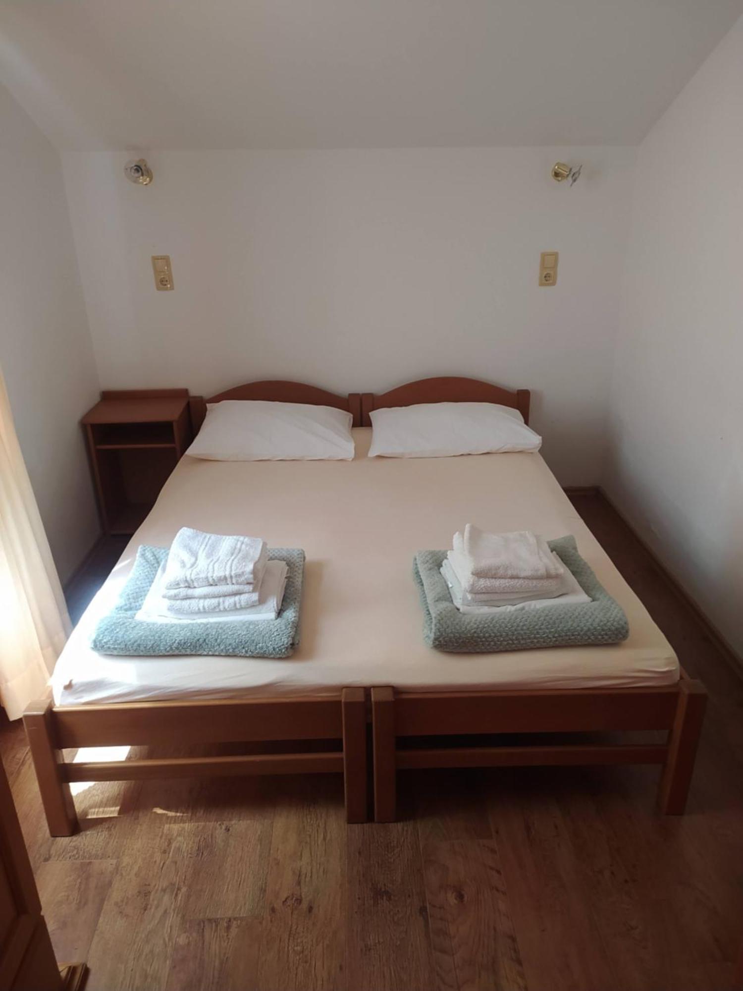 Apartments Ticinovic Omiš Eksteriør bilde