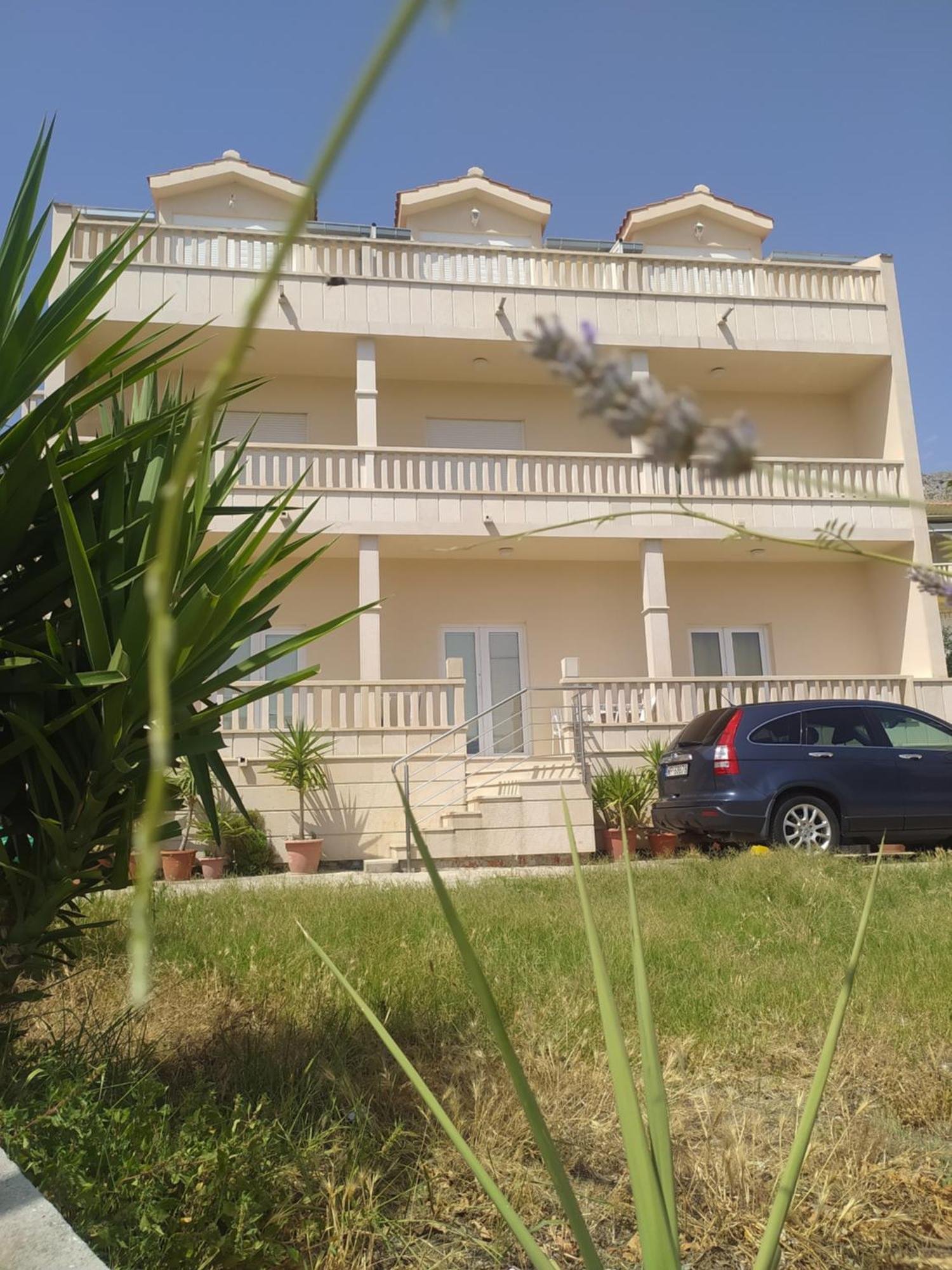 Apartments Ticinovic Omiš Eksteriør bilde