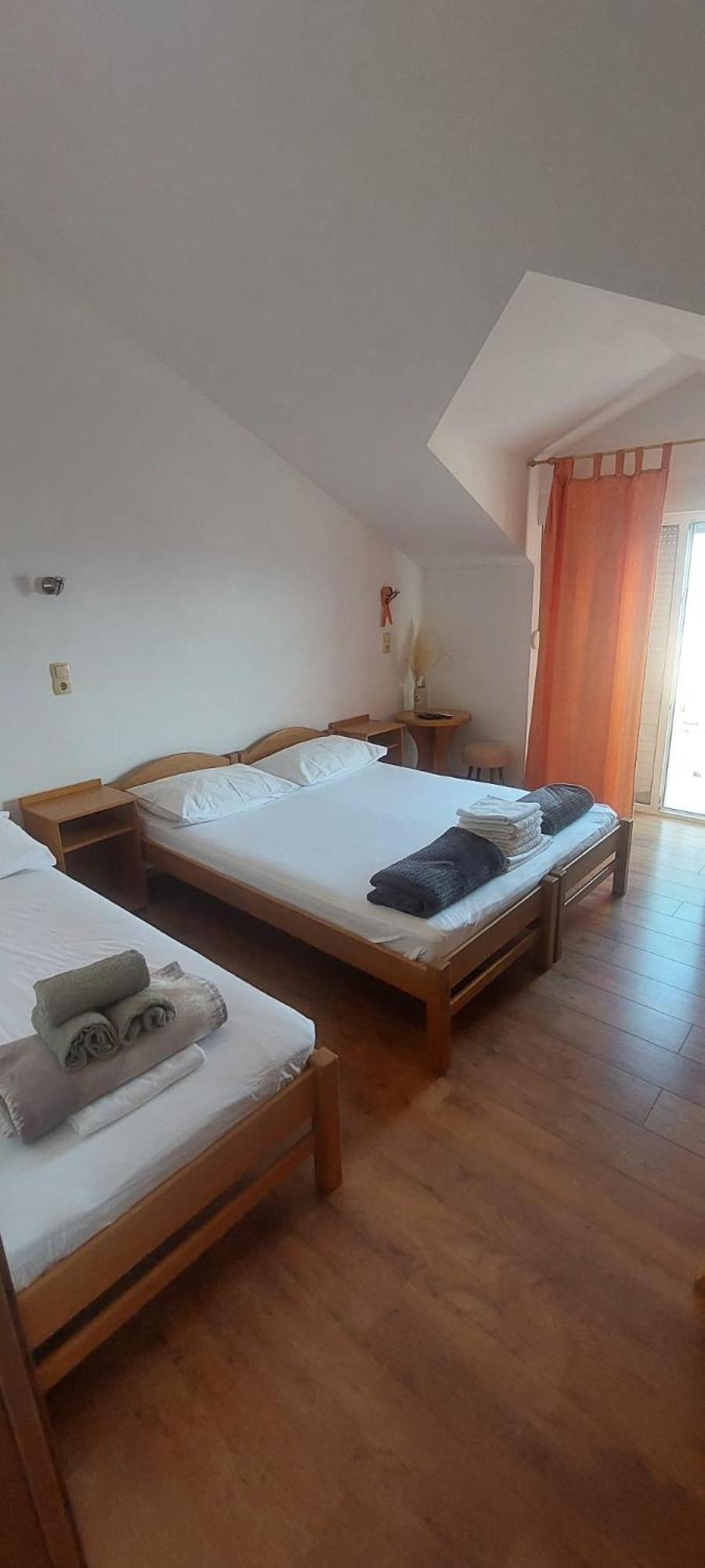 Apartments Ticinovic Omiš Eksteriør bilde