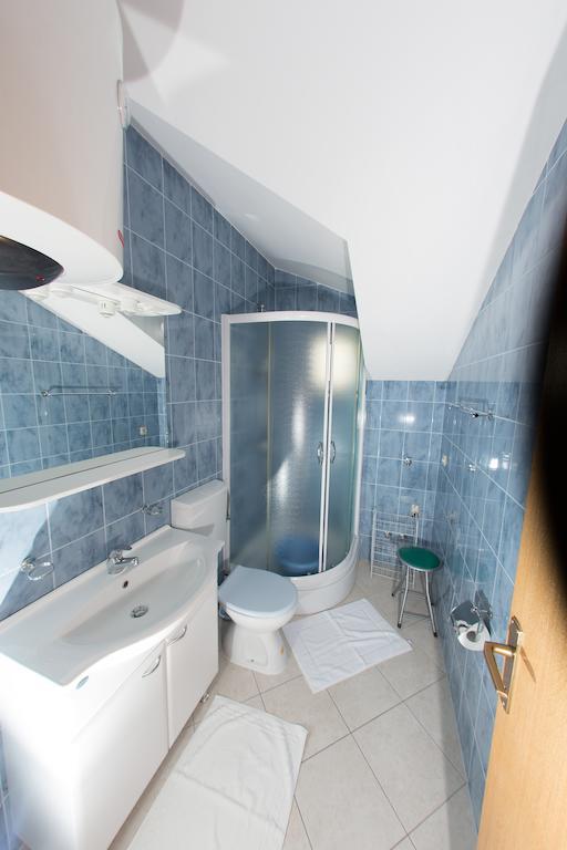 Apartments Ticinovic Omiš Rom bilde